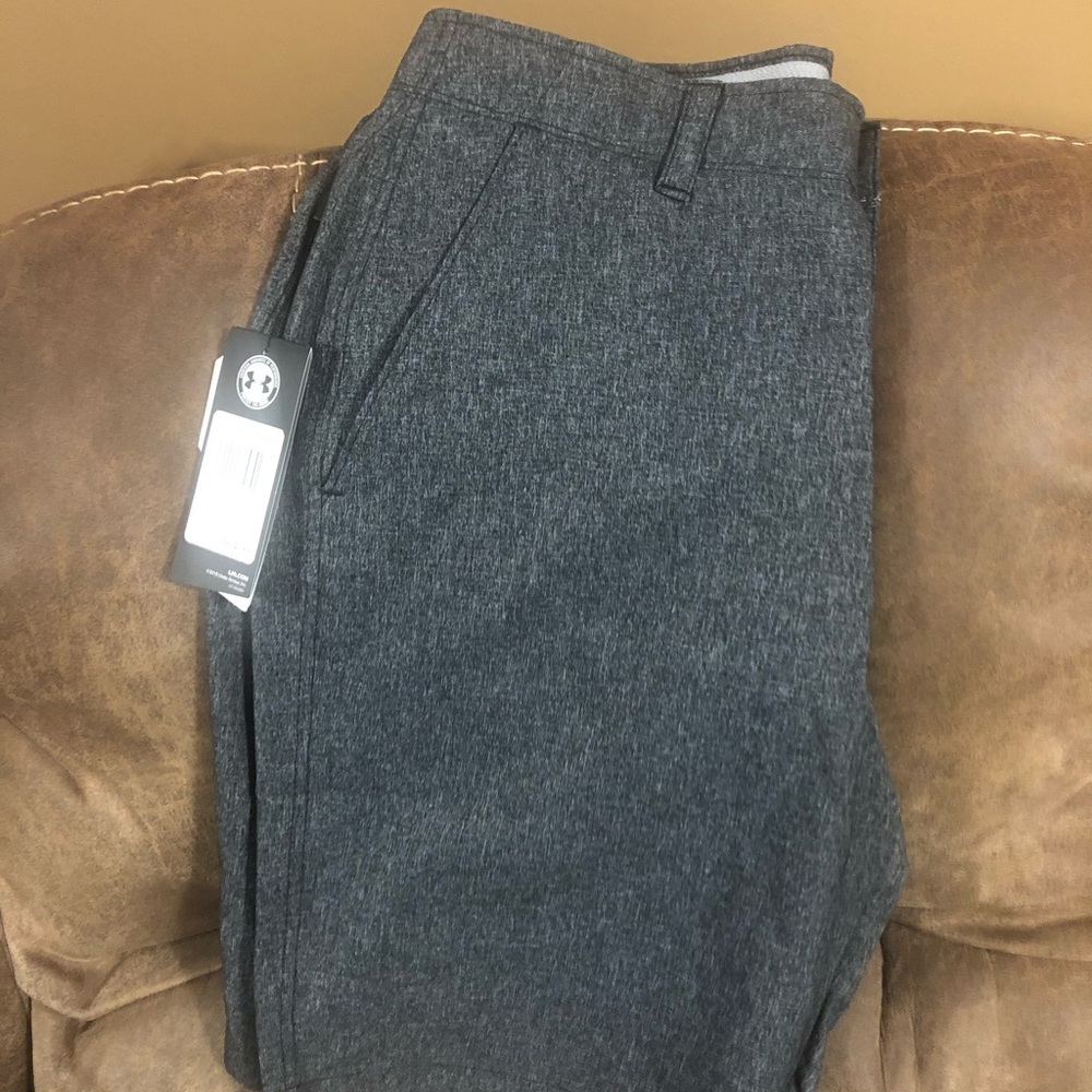 Men’s U/A Shorts, Size 32